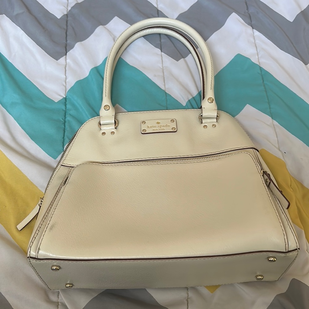 SOLD Creamy structured medium handbag